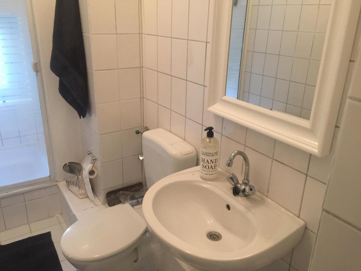 Modern Living In A Perfect Location Apartment Есен Екстериор снимка