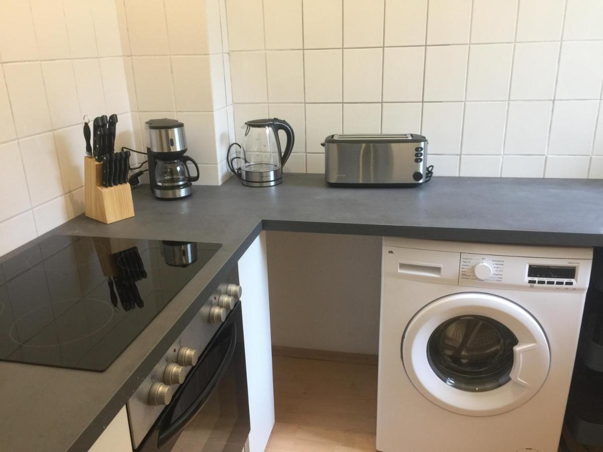 Modern Living In A Perfect Location Apartment Есен Екстериор снимка