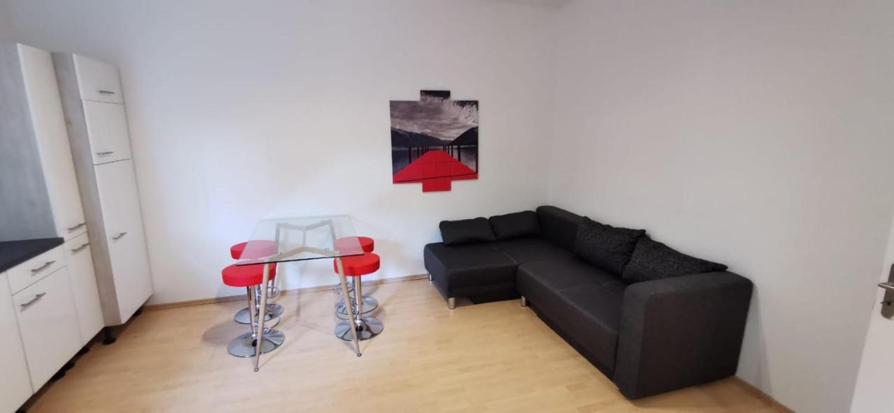 Modern Living In A Perfect Location Apartment Есен Екстериор снимка
