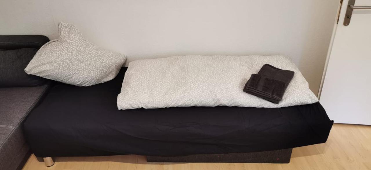 Modern Living In A Perfect Location Apartment Есен Екстериор снимка
